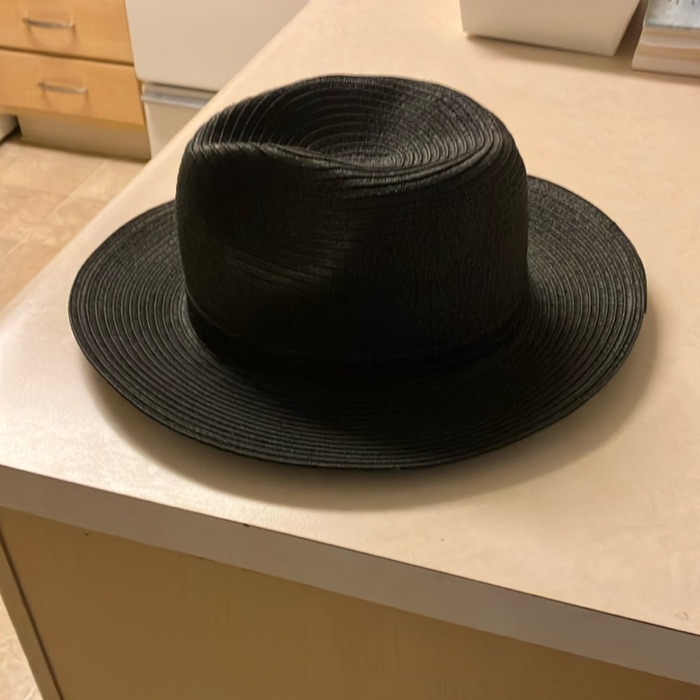 Shade & Shore Elegant Black Hat